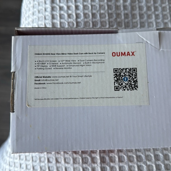 OUMAX rear view mirror/ dash cam. Brand New - Picture 3 of 4